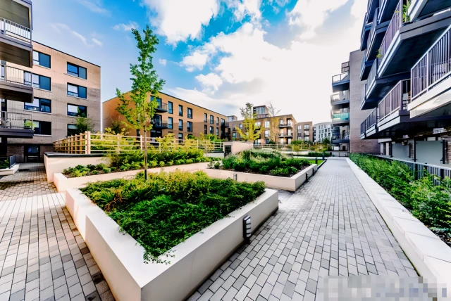 Harbourside Court, Gullivers Walk SE8 3