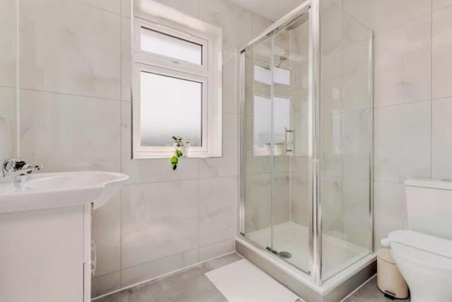 apartment in Wembley 4