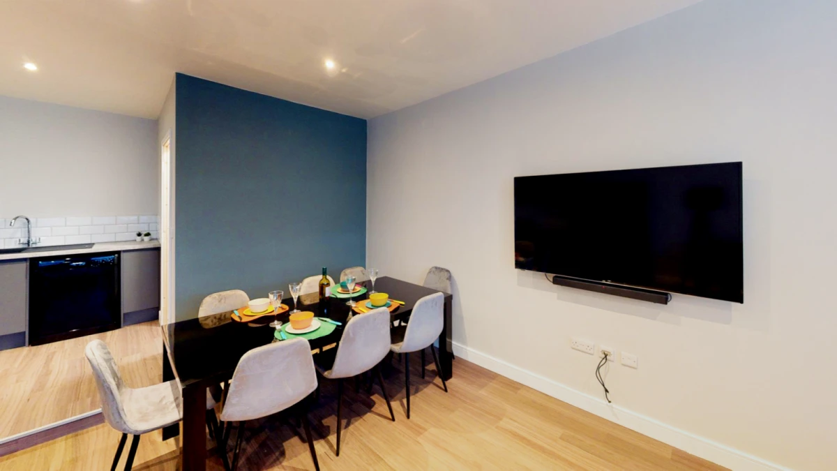 Gloucester Road, BS7 8AA 0