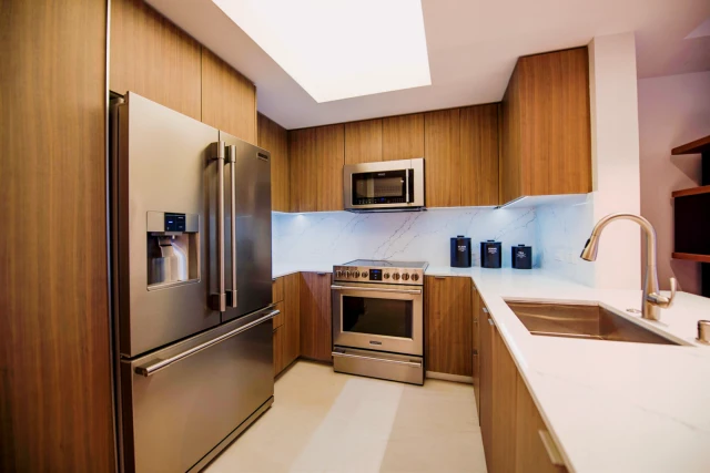 Wilshire Margot 1