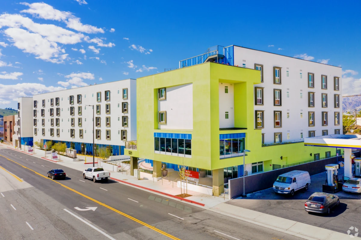 CC Tan Center - chỗ ở sinh viên tại Los Angeles