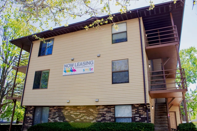 1001 W Clark, Urbana, IL 61801 1