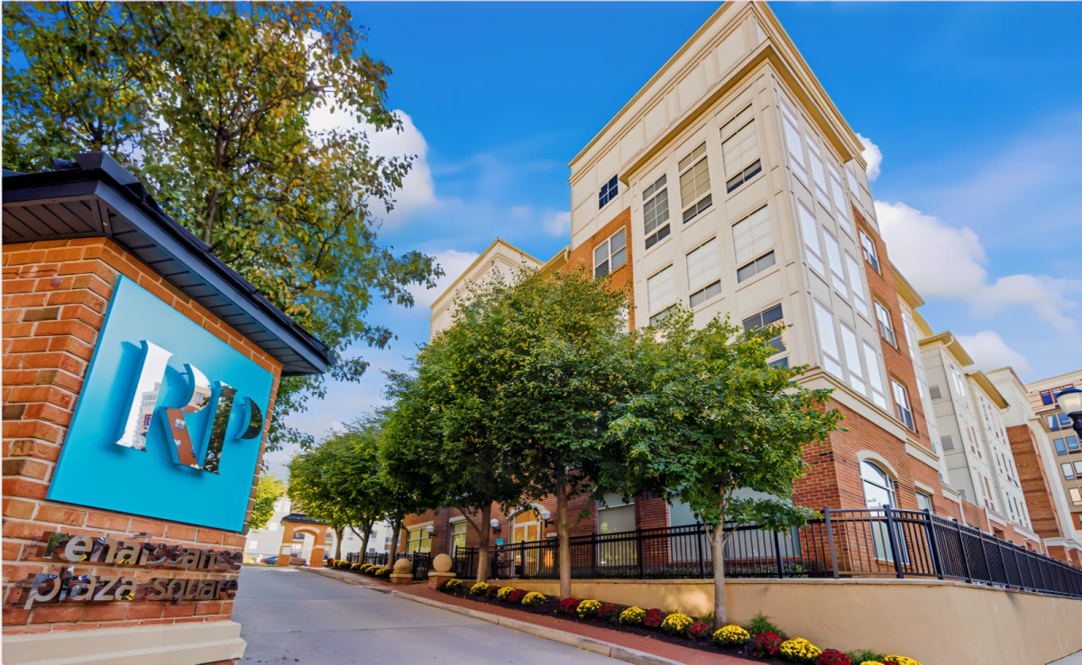 Renaissance Plaza Square - chỗ ở sinh viên tại New Brunswick NJ trong tiếng Việt