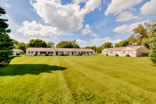 523 E. Fairlawn, Urbana, IL 61801 1