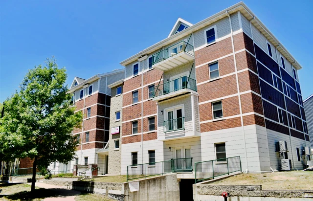 606 E Stoughton, Champaign, IL 61820 4