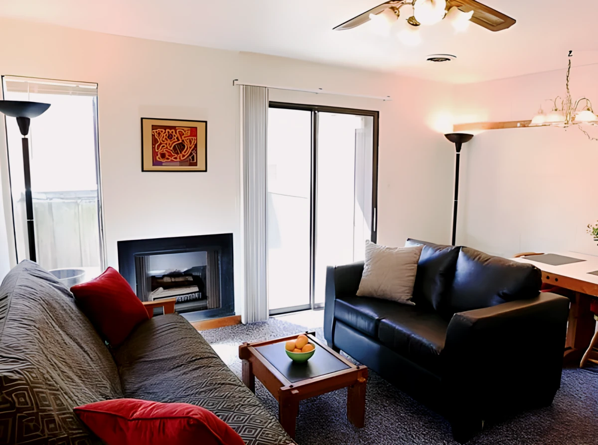 707 West Elm Street - Urbana student accommodation