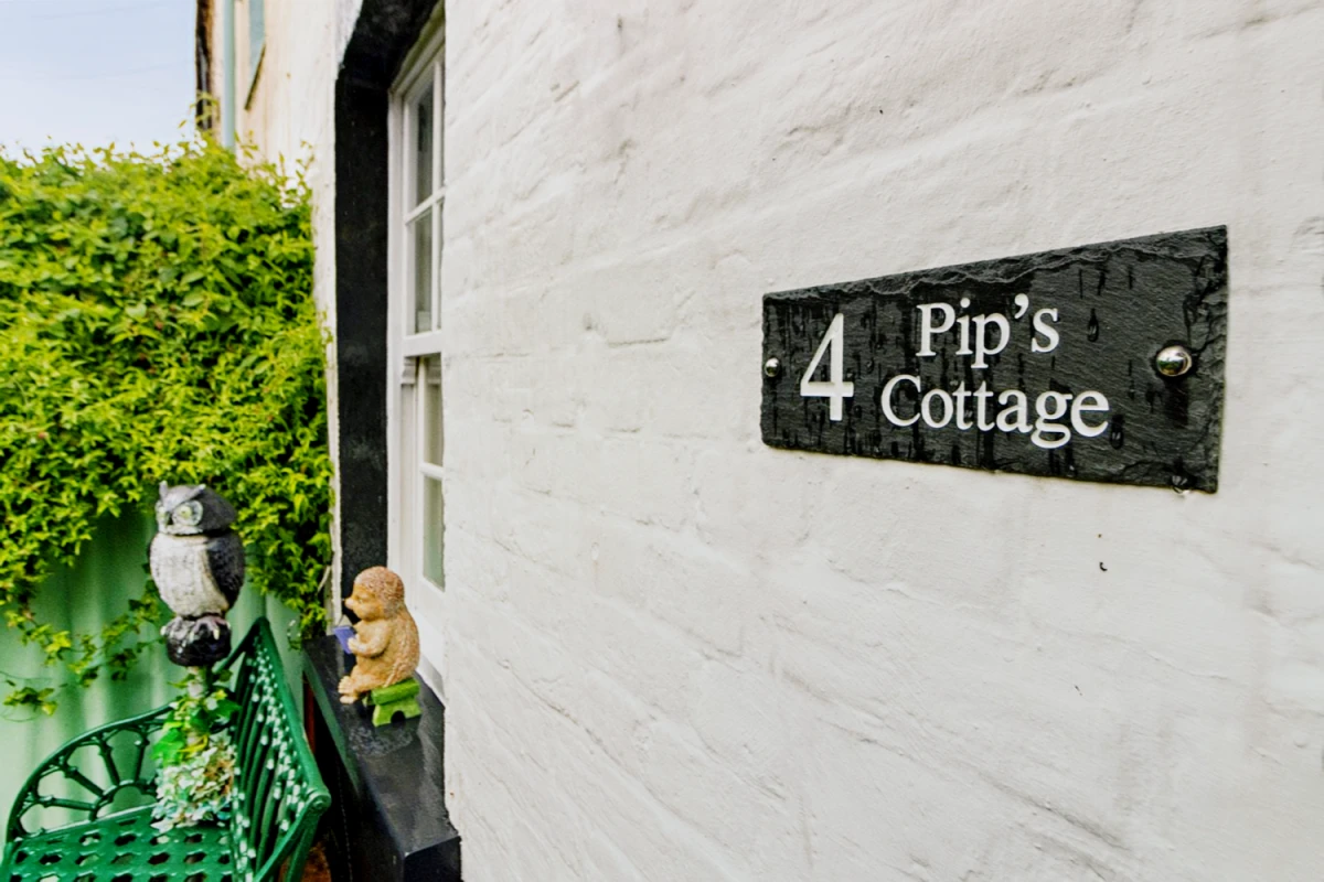 Pip' s Cottage 0