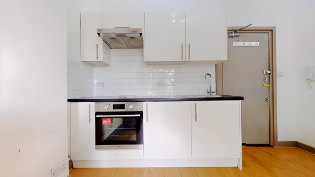 Finchley Road 19494# 4