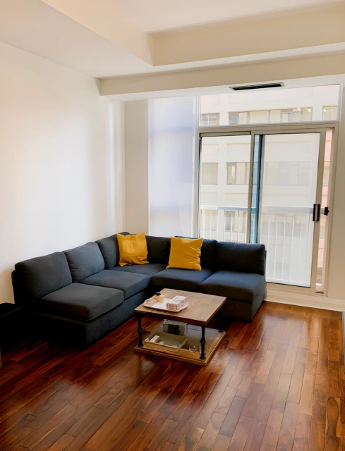 506-8 Wellesley St E 4