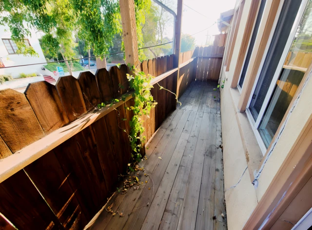 1901 Vine St 3