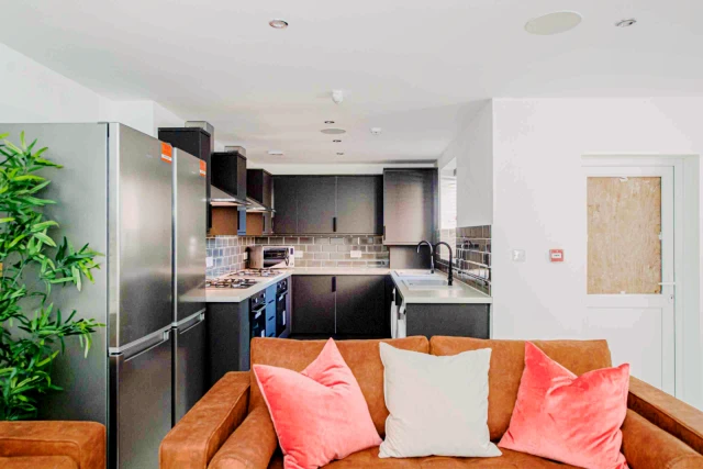 39 Granville Road, L15 2HP 1