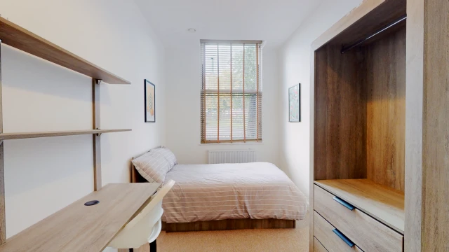Castle Boulevard , NG7 1HA 4