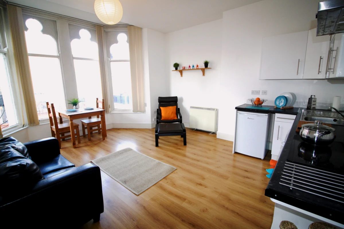 Flat C, London Road, LE2 1EG 0