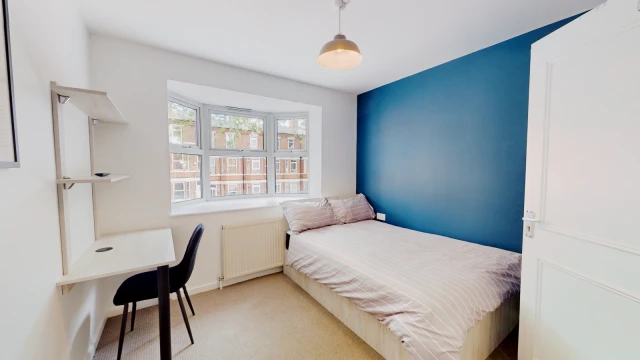 Lenton Boulevard , NG7 2ET 2