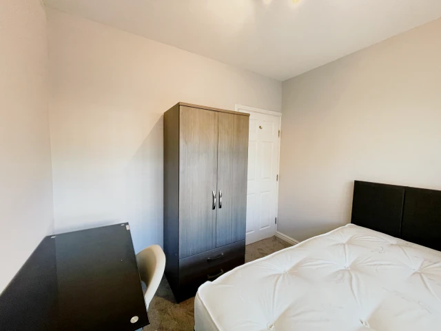 Goods Yard Close, LE11 5EB 2