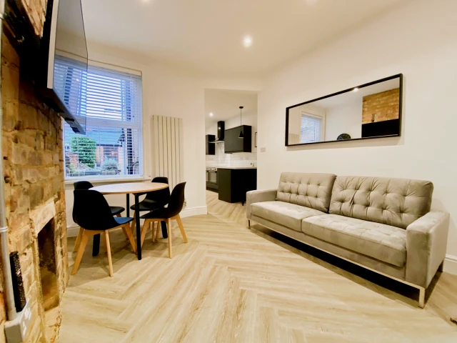 Leopold Street, LE11 5DL 2