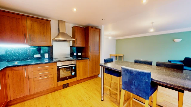 Flat 10, The Grange, LS6 2BY 2