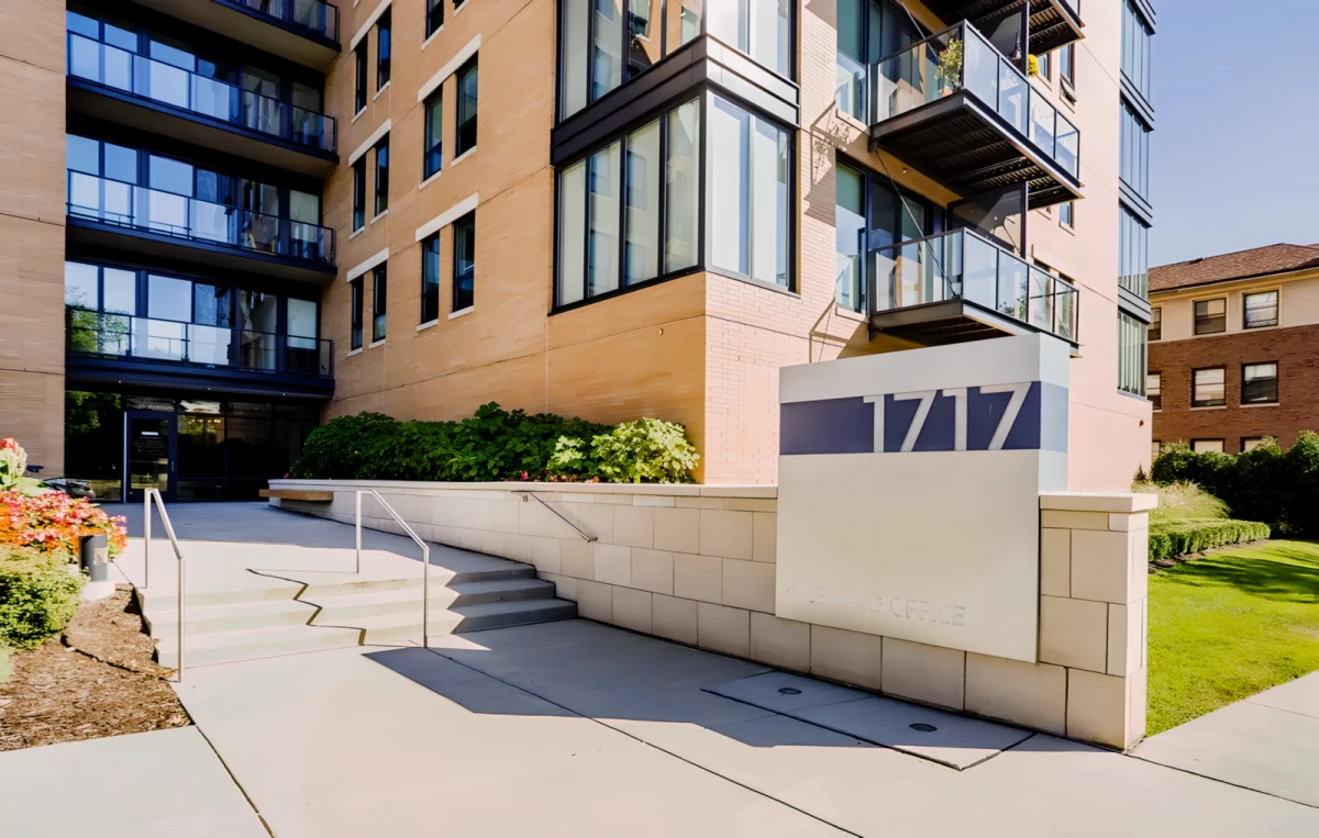 1717 Apartments - chỗ ở sinh viên tại Evanston