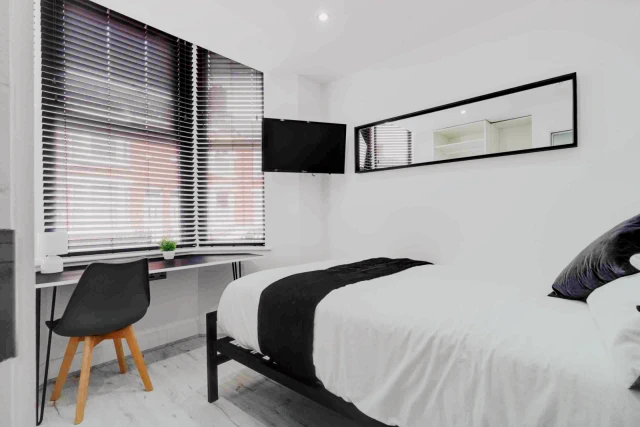 11 Saxony road, L7 3