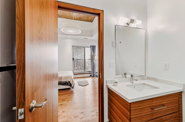 Eglinton - Toronto student accommodation - Master Room & Ensuite Bath