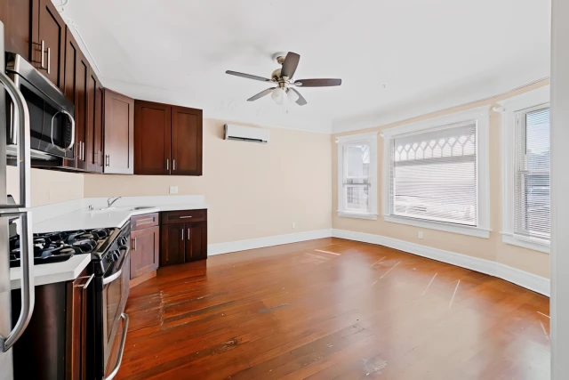 2660 - 2662 Orchard Ave. 4