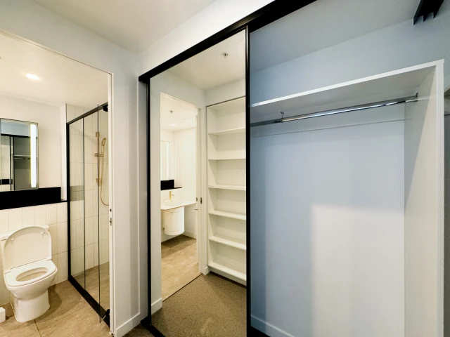 6008/ 228 La Trobe Street 1