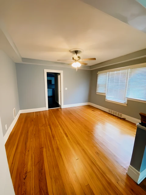 2413 E Genesee St 1
