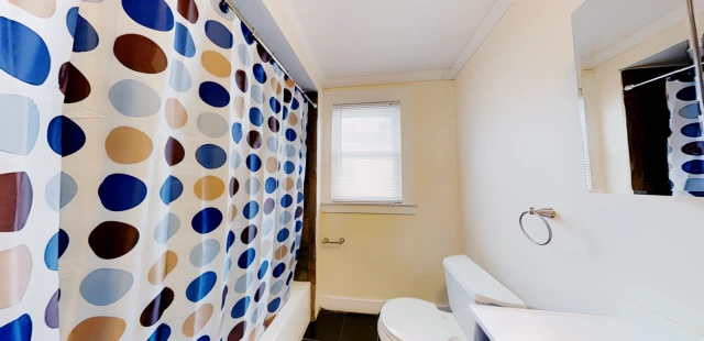 2401 East Genesee St - Syracuse student accommodation - 6 Bed 2 Bath Apartment 2