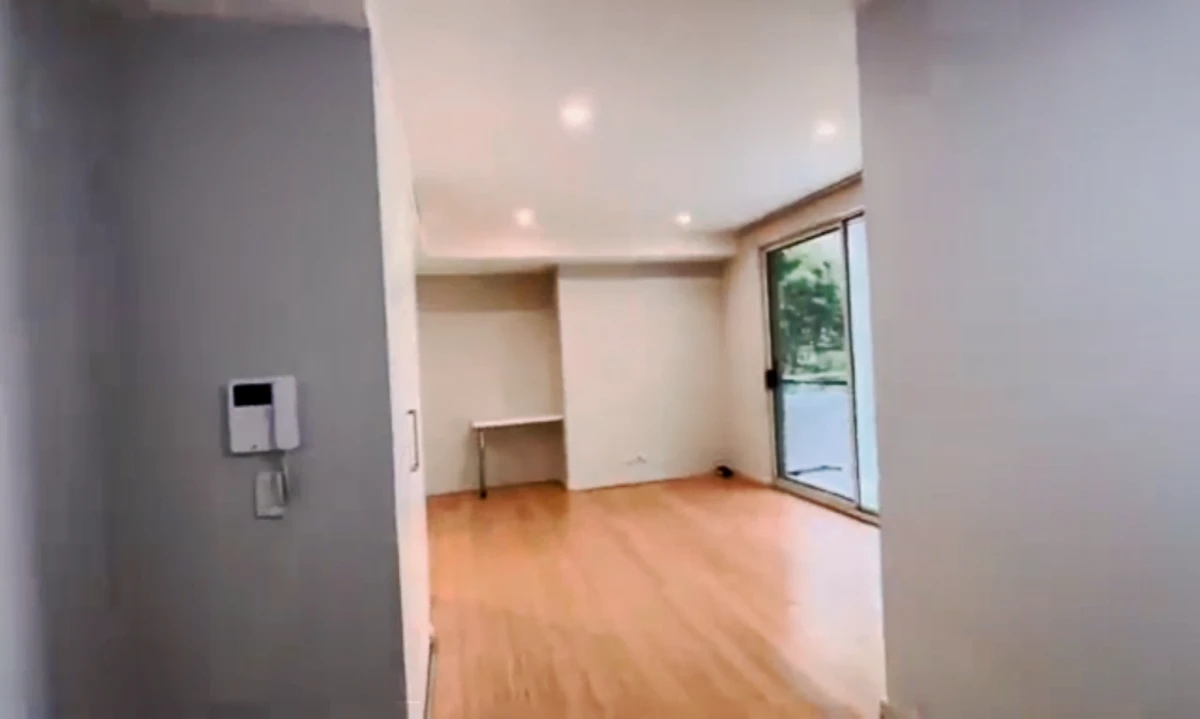 32 Essex St 0