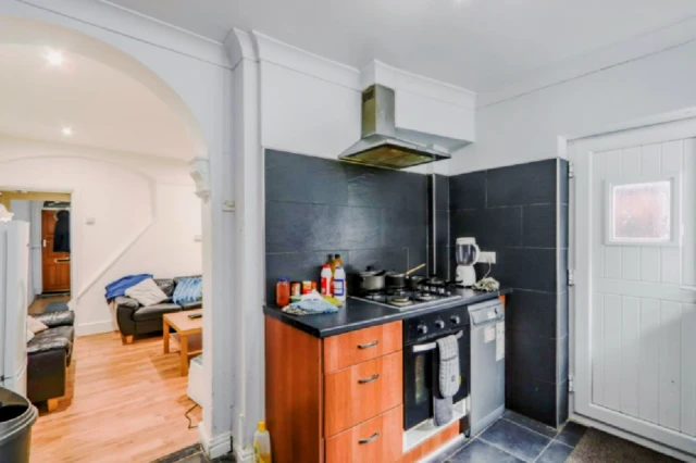 house near Colver Road 3