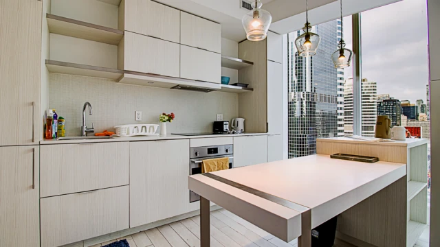 Liwinco - Yonge Dundas Street (197 Yonge St) 4