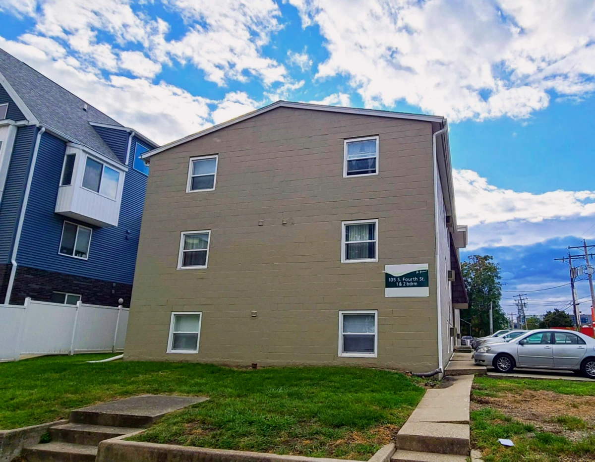 105 S. Fourth St Champaign IL - chỗ ở sinh viên tại sâm panh