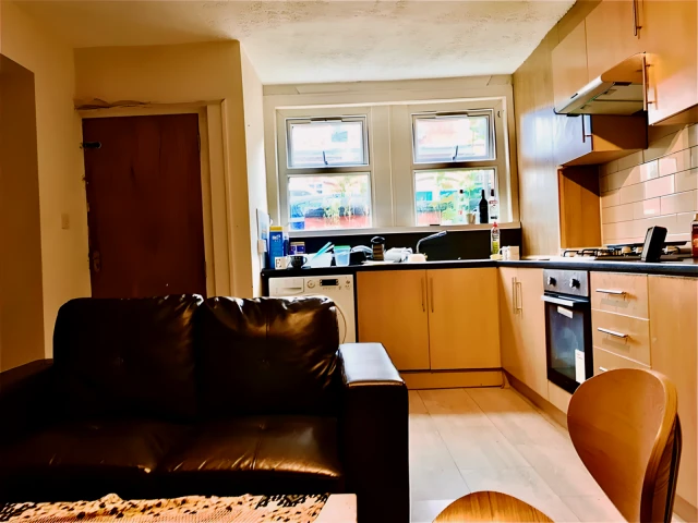 Brudenell Avenue 24208# 2