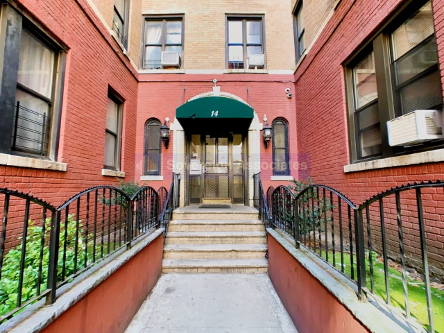 14 Thayer Street