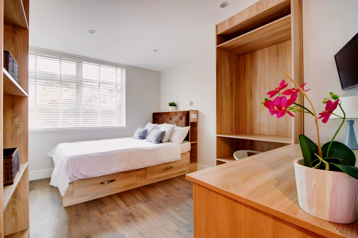 Flat J, Park View, NG1 4GR 0
