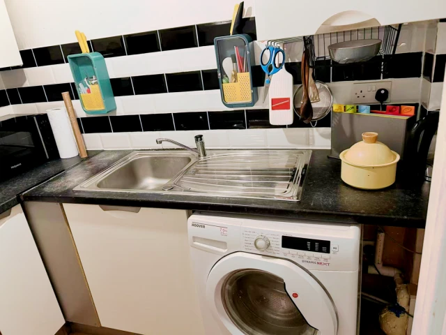 Trinity Court, 31tc 1