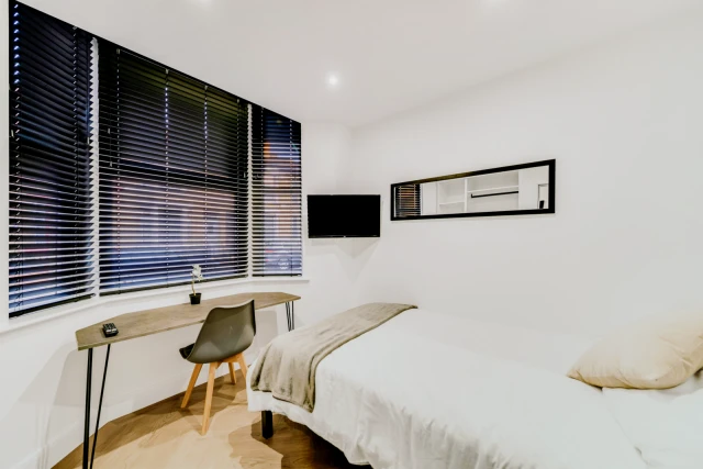 8 Leopold road, L7 4