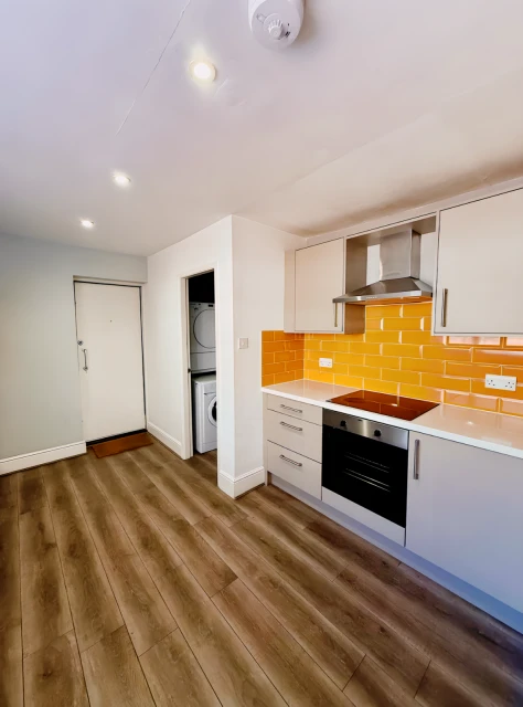 45 Auckland Avenue 2