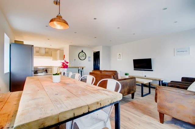 Room 2, Flat H, Park View, NG1 4GR 2