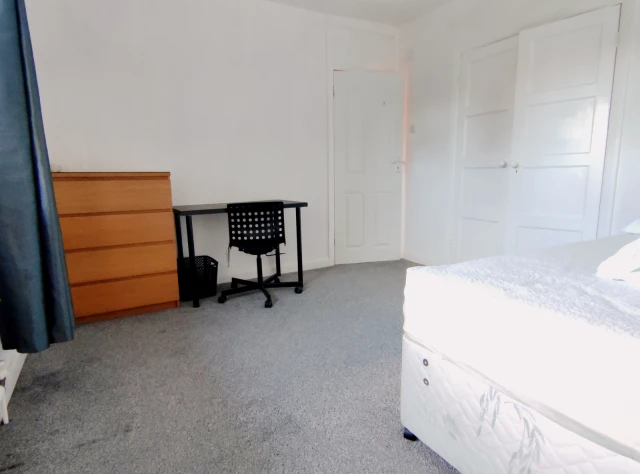 261 Sir Henry  Parkes Road 2