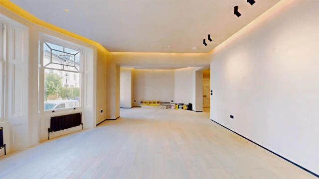 Wynnstay Gardens, Kensington 2