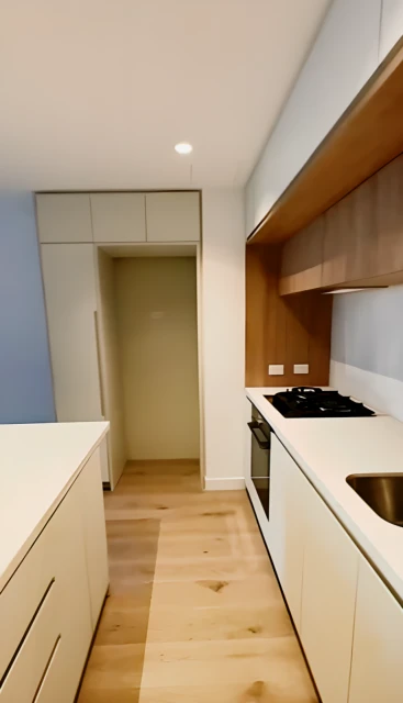 648 Lonsdale Street 1