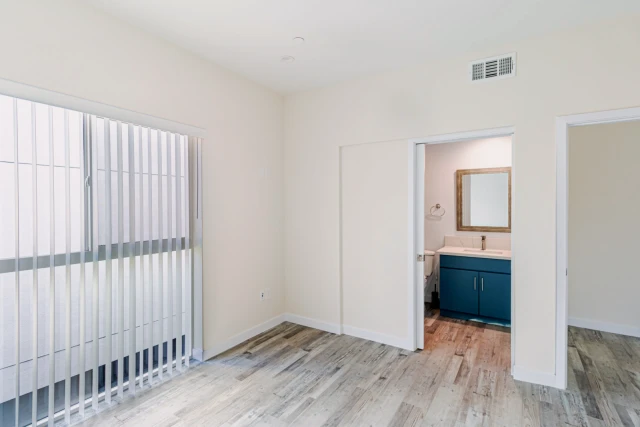 634 N Boyle Avenue - ロサンゼルスの学生向け宿泊施設 - Full Bedroom B