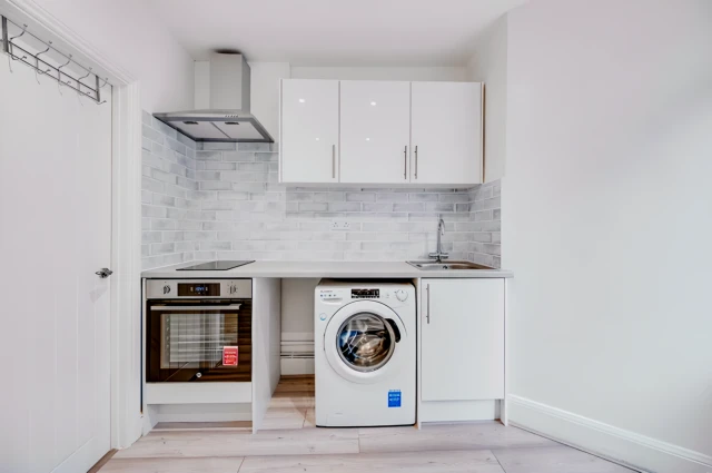 Warwick Road 26956# 2