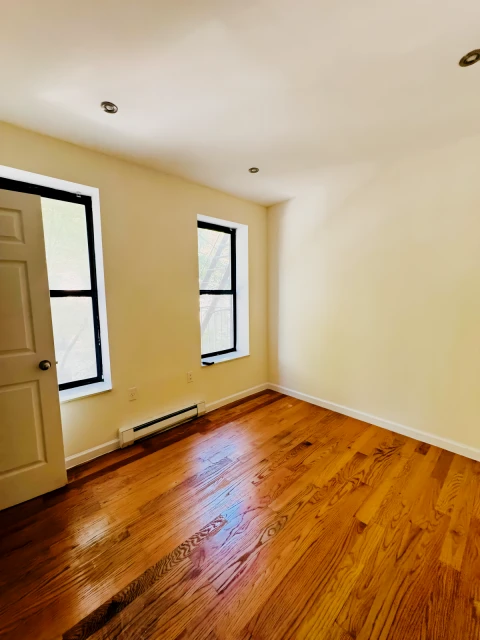 350 Manhattan Ave 1