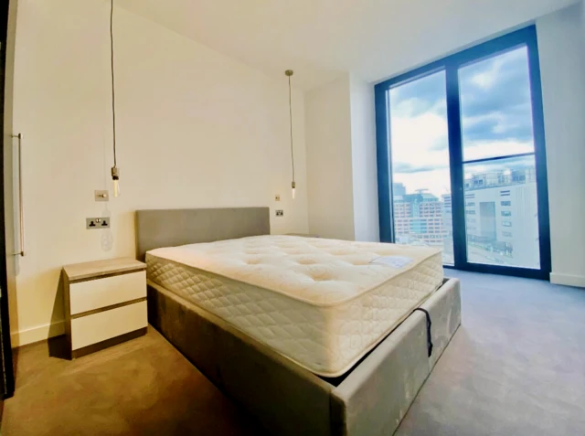 LH-One Crown Place 4