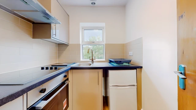 Talgarth Road 27356# 3