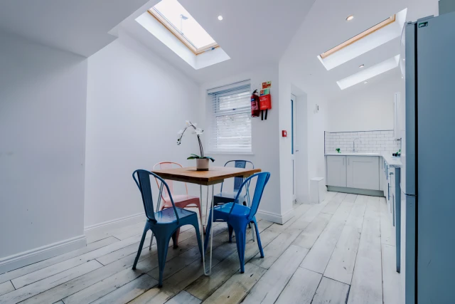 27 Gladstone Terrace 3