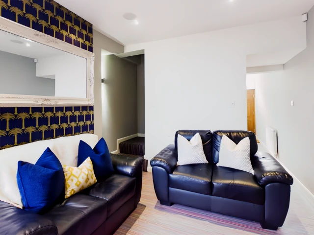 97 Thornton Road 2