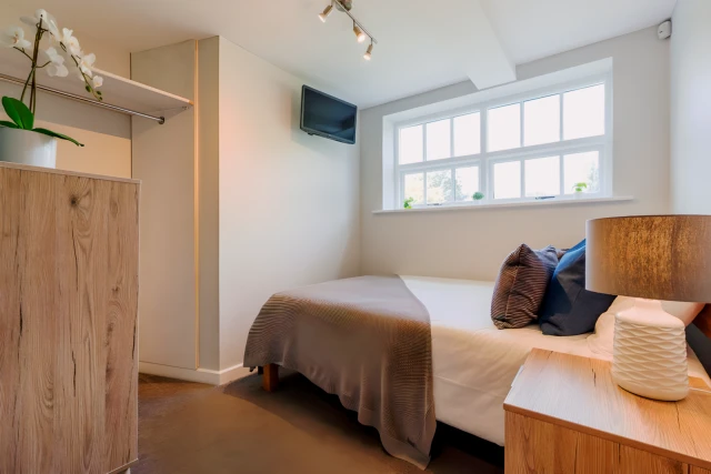Flat 6 Shiners Yard, 123 Jesmond Road 2